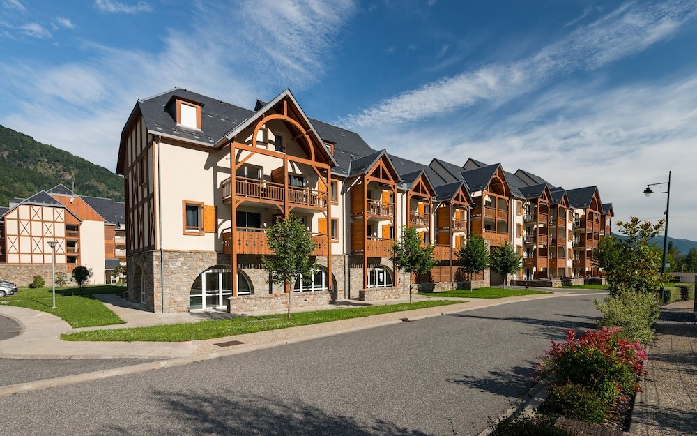 Lagrange Vacances - Le Belvédère, Hôtel à Saint-Mamet