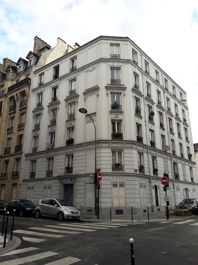 Atikvaz, Hôtel à Clichy