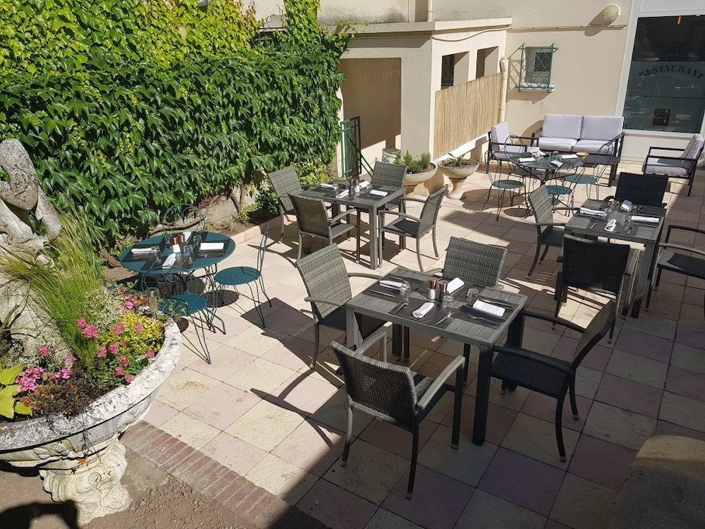 Hôtel et Restaurant Côme Inn, Hôtel à Neufchâtel-en-Bray