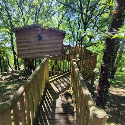 Cabane de Carlat, Hôtel à Floressas