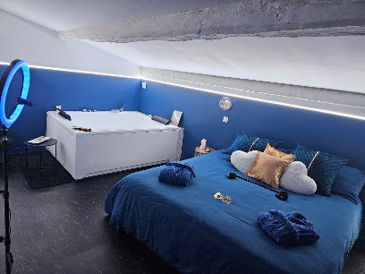 Loveroom 66 / Le Palais Secret Loveroom, Hôtel à Saint-Féliu-d'Avall