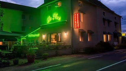 Logis Hôtel La Place, Hôtel à Malay