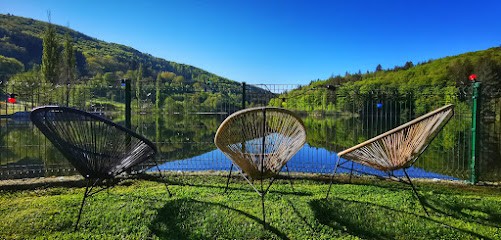 Le Lac Des Moines, Hôtel à Condat
