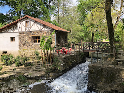 Gîte 3* - Moulin De Besson Hôtel à Saint-Colomban
