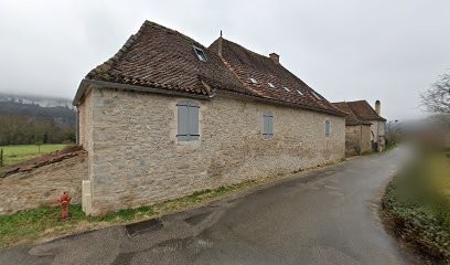 Christophe Overney, Hôtel à Tour-de-Faure
