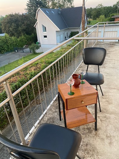 Hôtel Restaurant Le Cheval Blanc, Hôtel à Village-Neuf