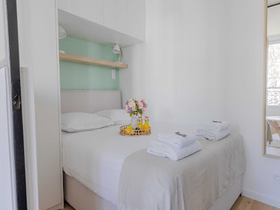 Nice Apartment 1Bdr / Passage Des Abbesses- Belvilla By Oyo Hôtel à Paris 18