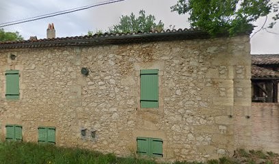 Charming Family Home in Juillac, With Private Swimming Pool on the Riverside!, Hôtel à Juillac