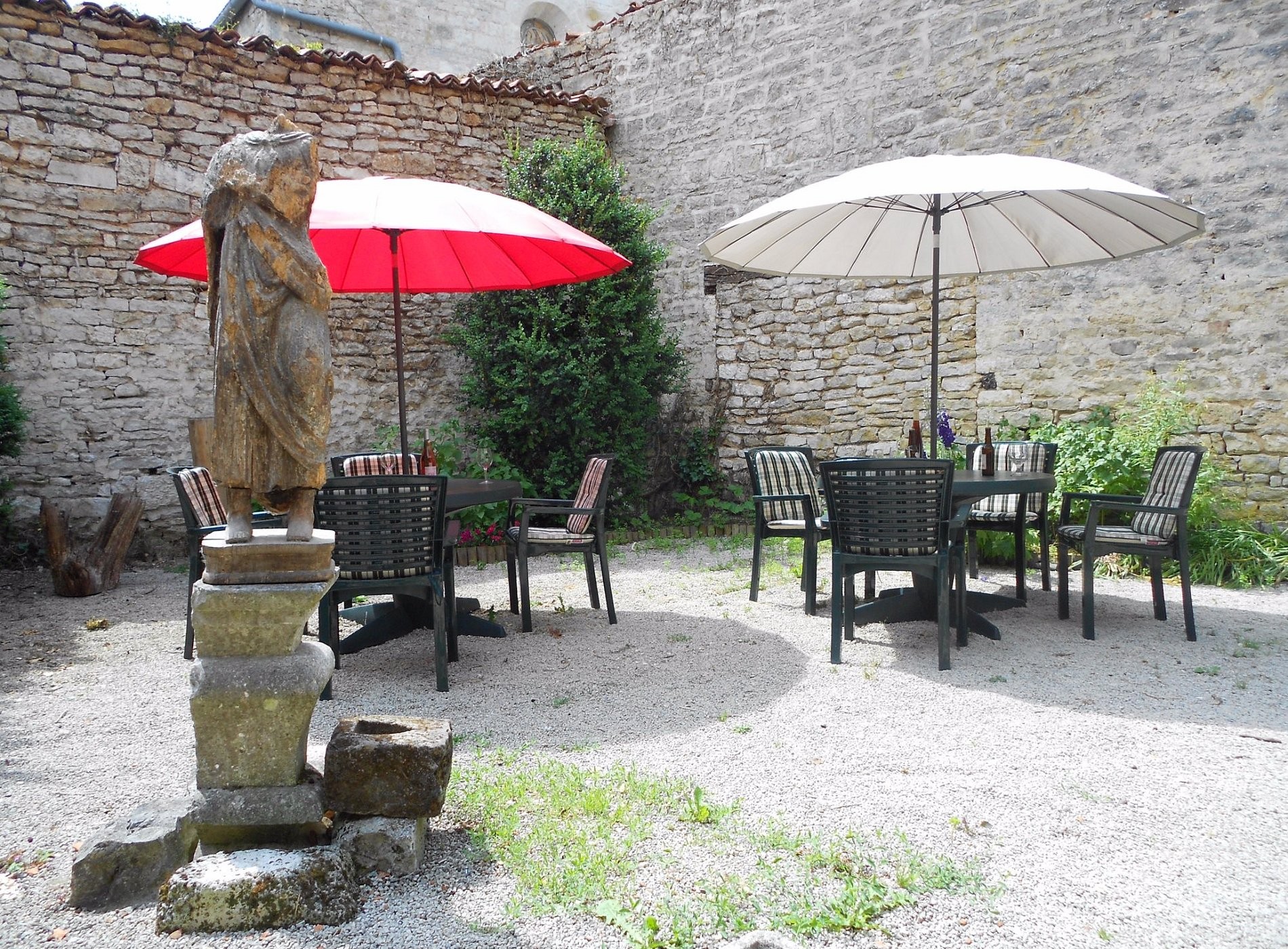 Auberge de L'Abbatiale, Hôtel à Auberive