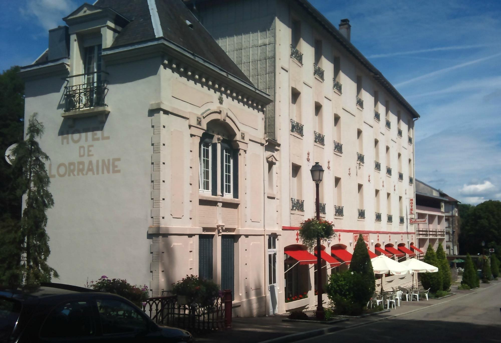 Hôtel-Restaurant de la Lorraine, Hôtel à Contrexéville