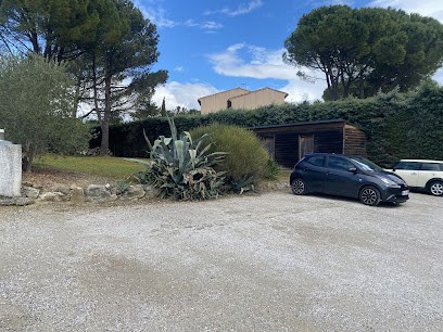 Au Clos Des Pins, Hôtel à Villemoustaussou