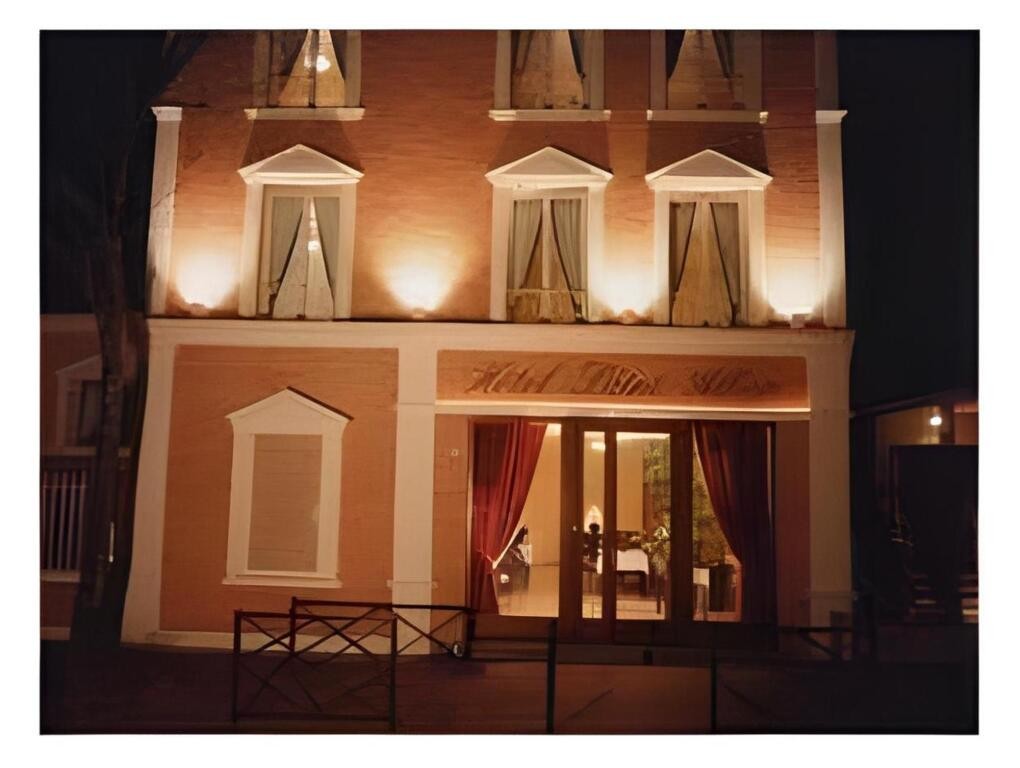 Hôtel Saint Alban, Hôtel à Saint-Maur-des-Fossés