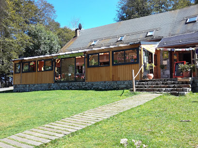 Auberge La Soulan: Auberge/Restaurant Proche Station De Ski Du Mourtis, Départ Randonnées Pyrénées Haute-Garonne Hôtel à Boutx