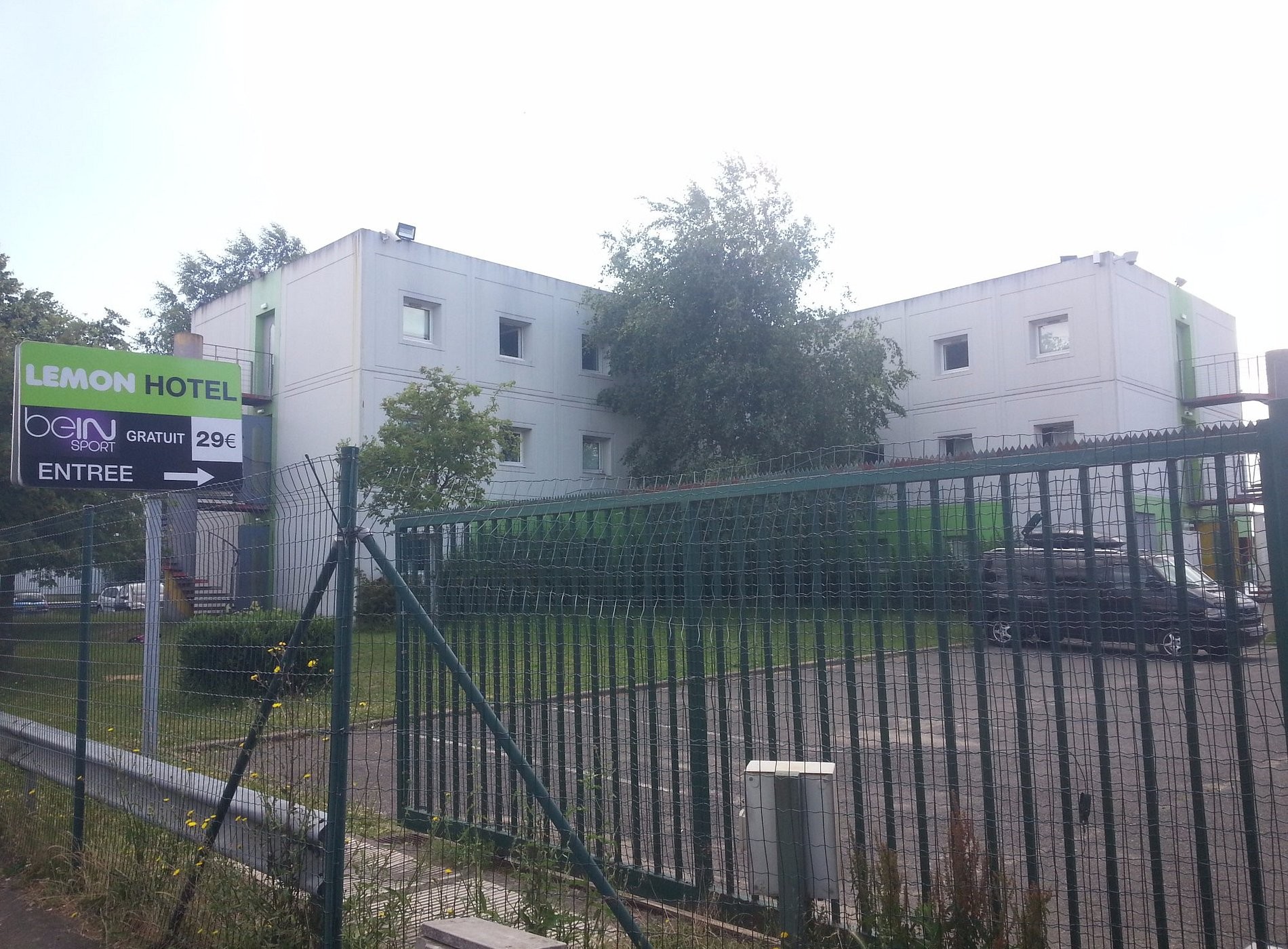 Lemon Hôtel - Mery Sur Oise/Cergy, Hôtel à Méry-sur-Oise