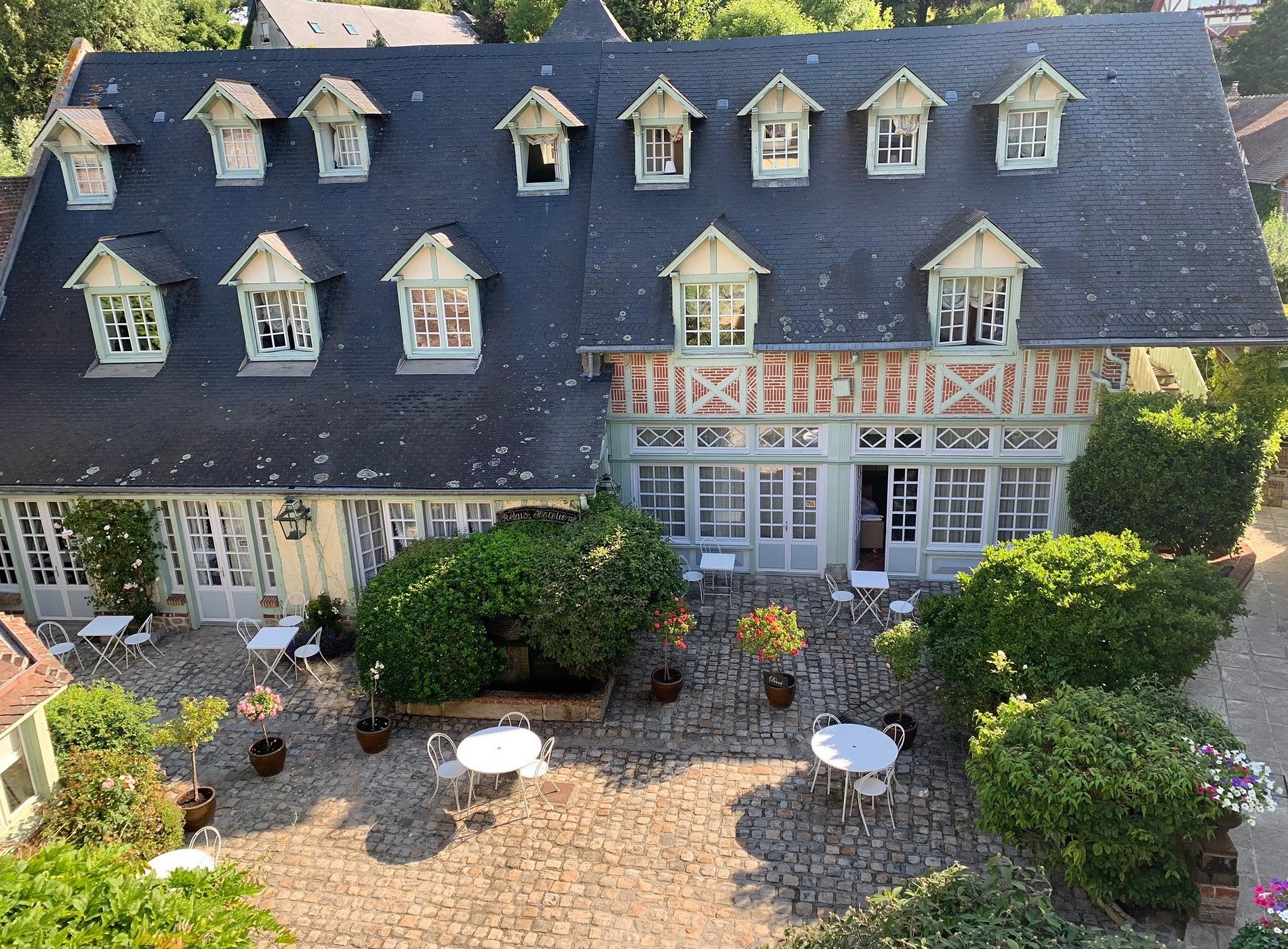 Relais Hôtelier Douce France, Hôtel à Veules-les-Roses