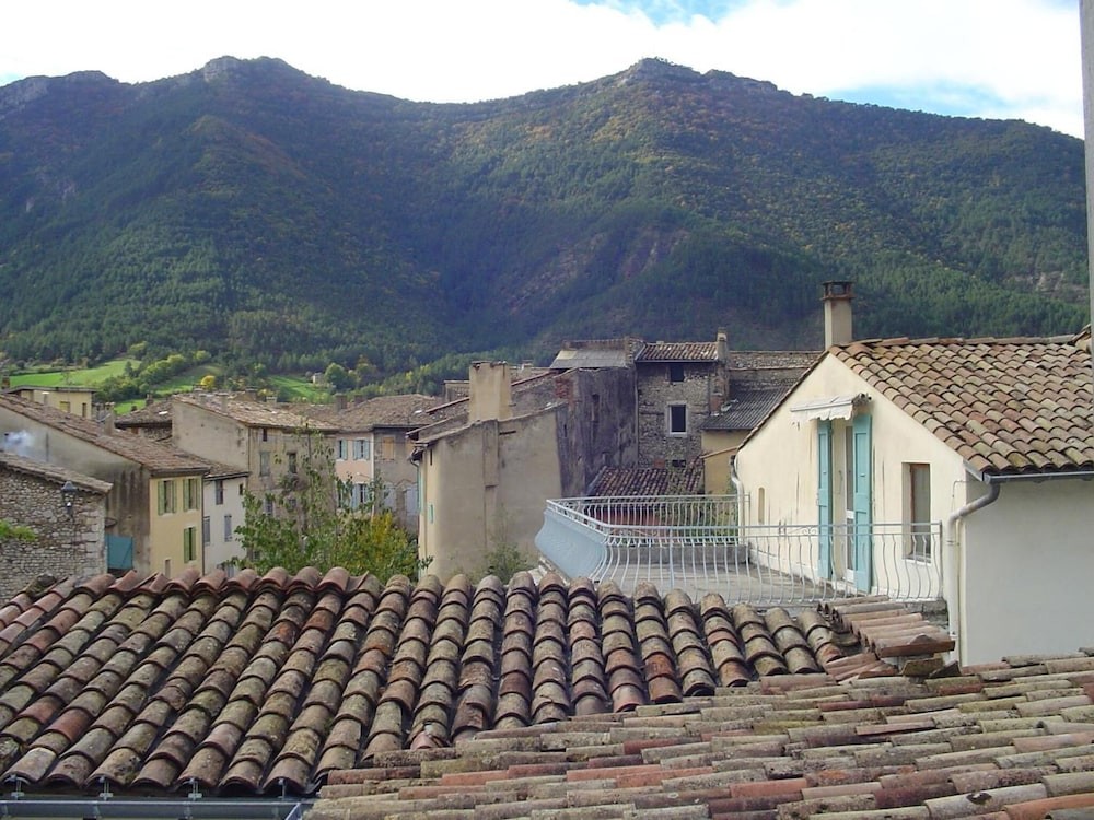 Hôtel Saint Domingue, Hôtel à Die