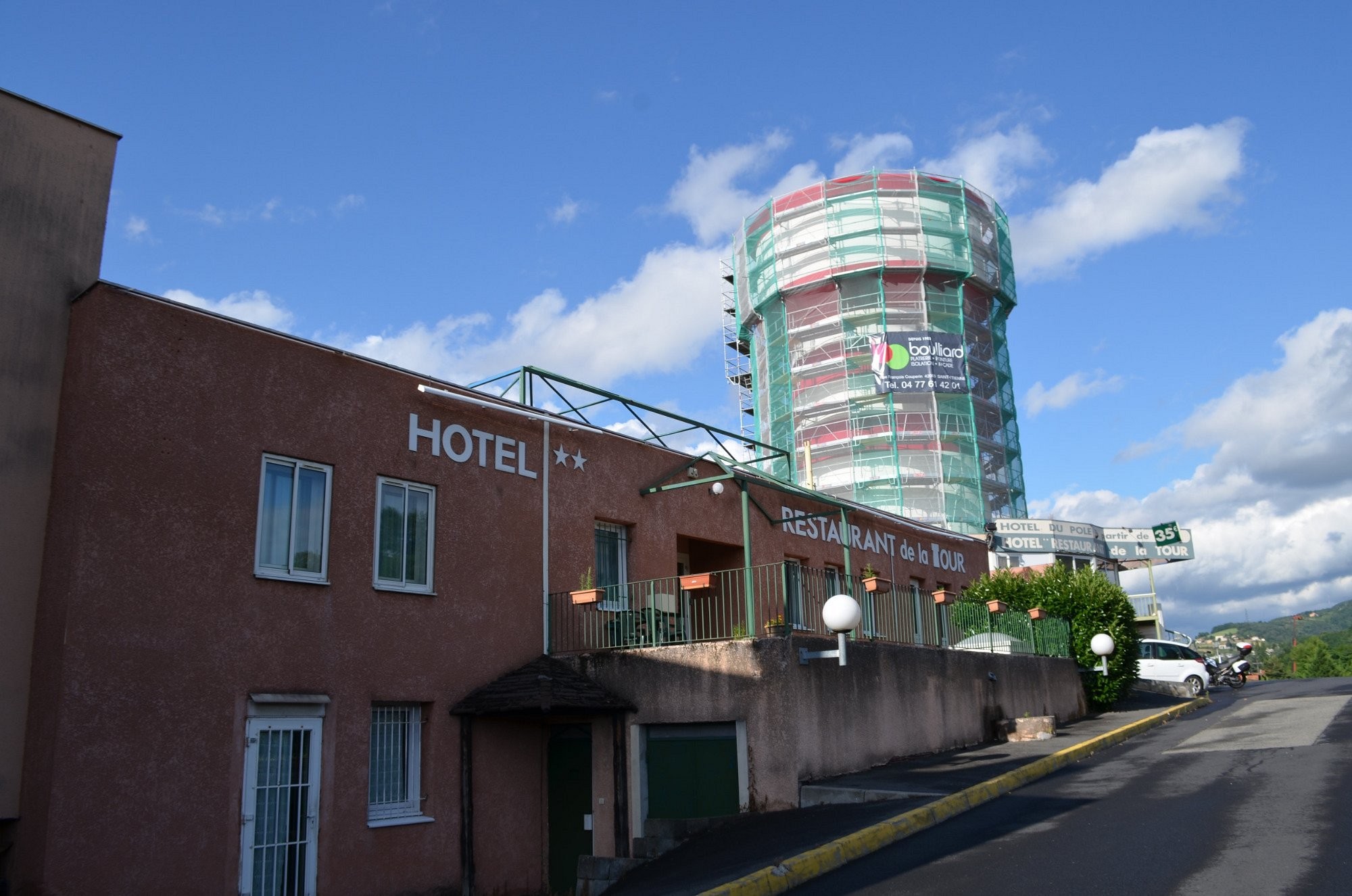 HOTEL RESTAURANT DE LA TOUR SAINT ETIENNE, Hôtel au Chambon-Feugerolles