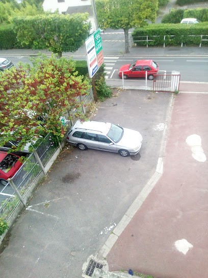 Hôtel Montjoie, Hôtel à Conflans-Sainte-Honorine