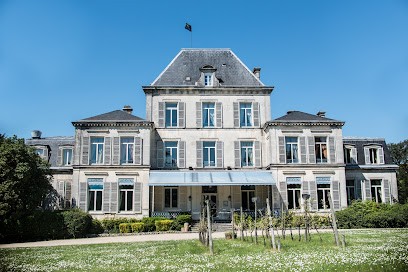 Hôtel-Restaurant Domaine Du Breuil, Hôtel à Cognac