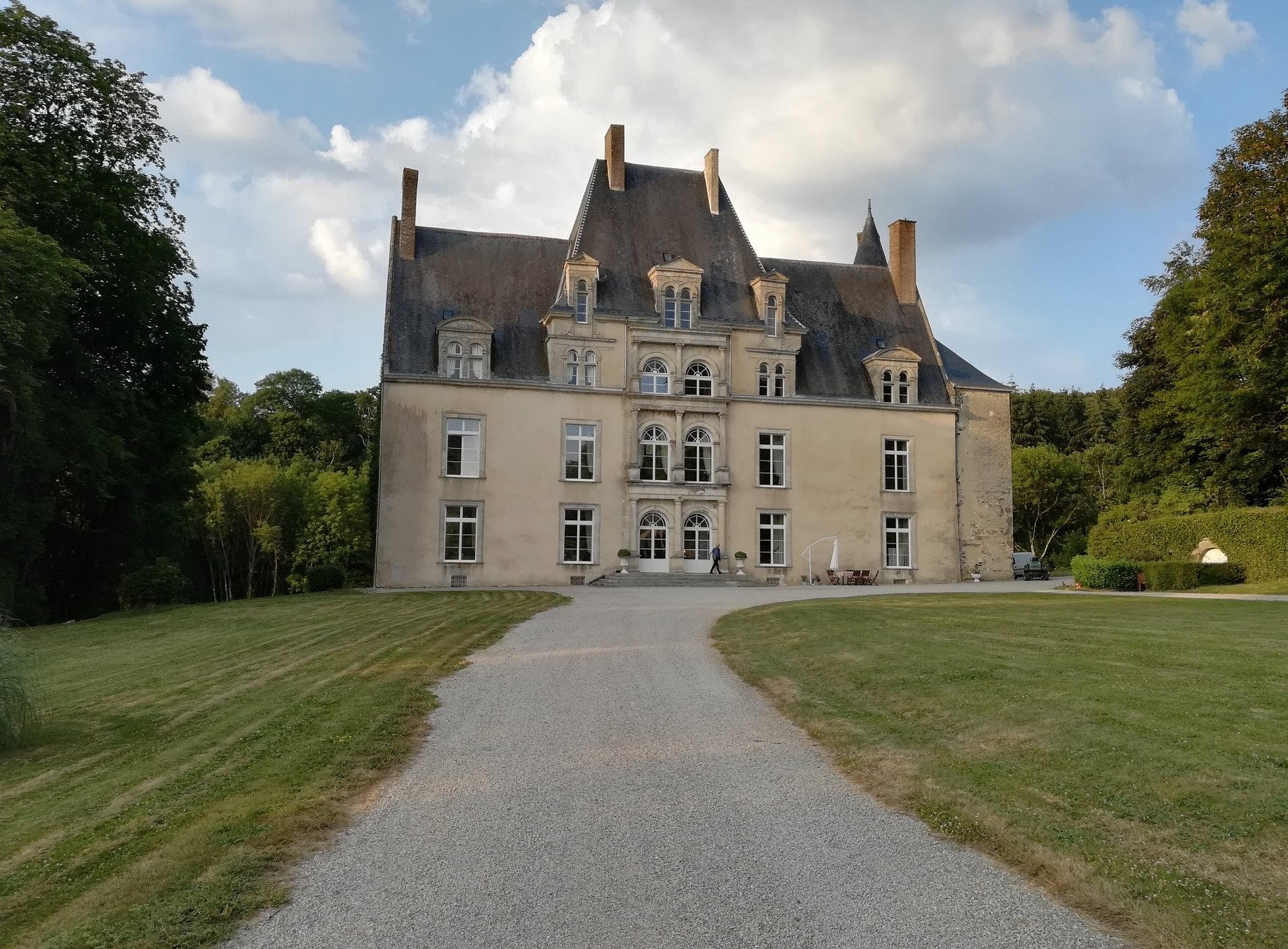 Chateau De La Lucazière, Hôtel à Mont-Saint-Jean