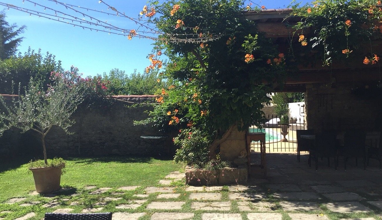 Mas De Pougnadoresse, Hôtel à Vallabrègues