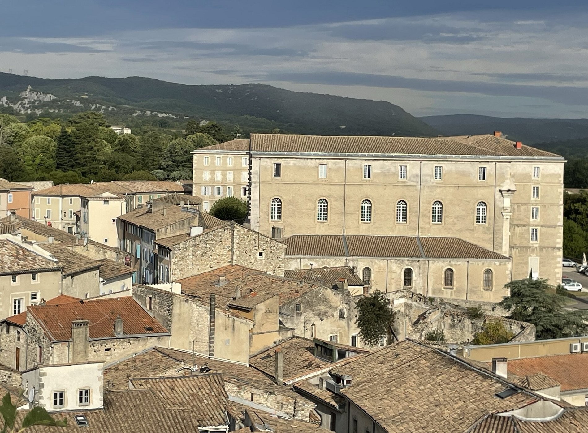 Hostellerie Charles De Foucauld, Hôtel à Viviers