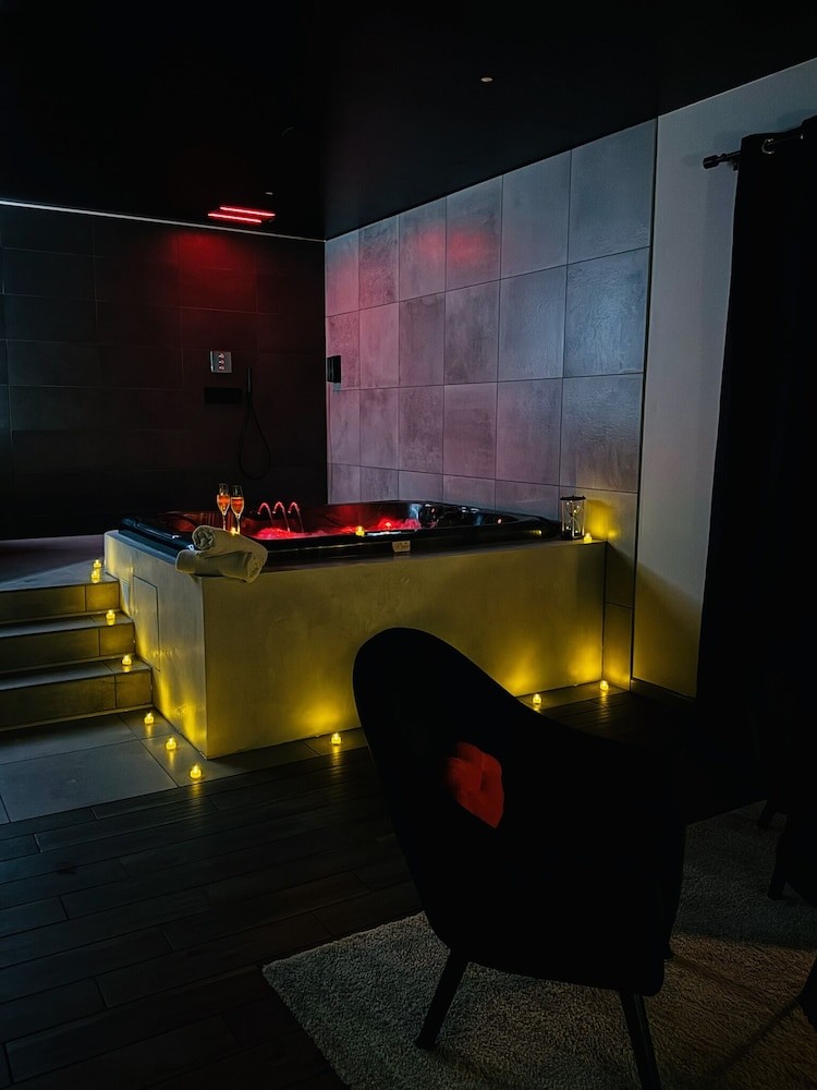 L'EVASION, Hôtel à Dax