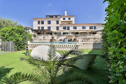 Perla Riviera Logis Hotel - Restaurant, Hôtel à Villeneuve-Loubet