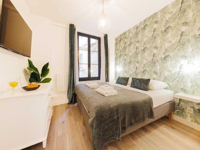 Spacious Apartment - 2Br/6P - Place Pigalle - Belvilla By Oyo Hôtel à Paris 09