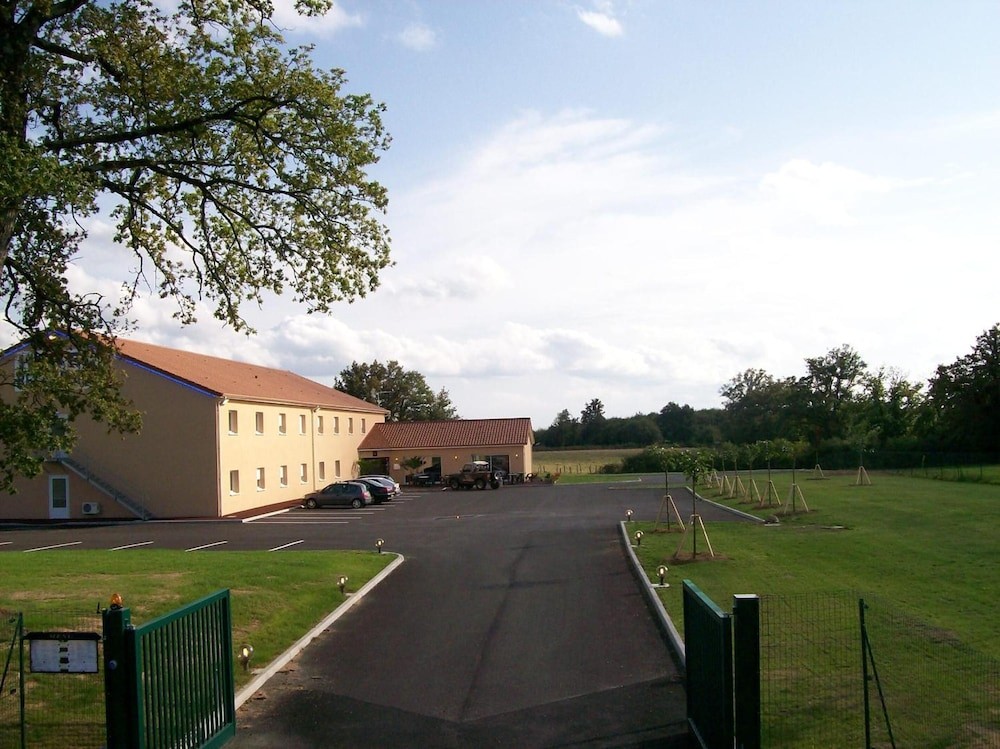 Citotel Saint-Junien L'Azur, Hôtel à Saint-Junien