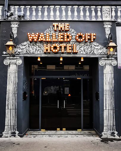 The Walled Off Hotel Paris Hôtel à Paris 09