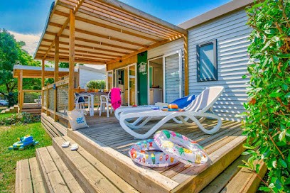 Flower Camping L'Île D'Offard | Camping 4 étoiles | Anjou & Vallée De La Loire, Hôtel à Saumur