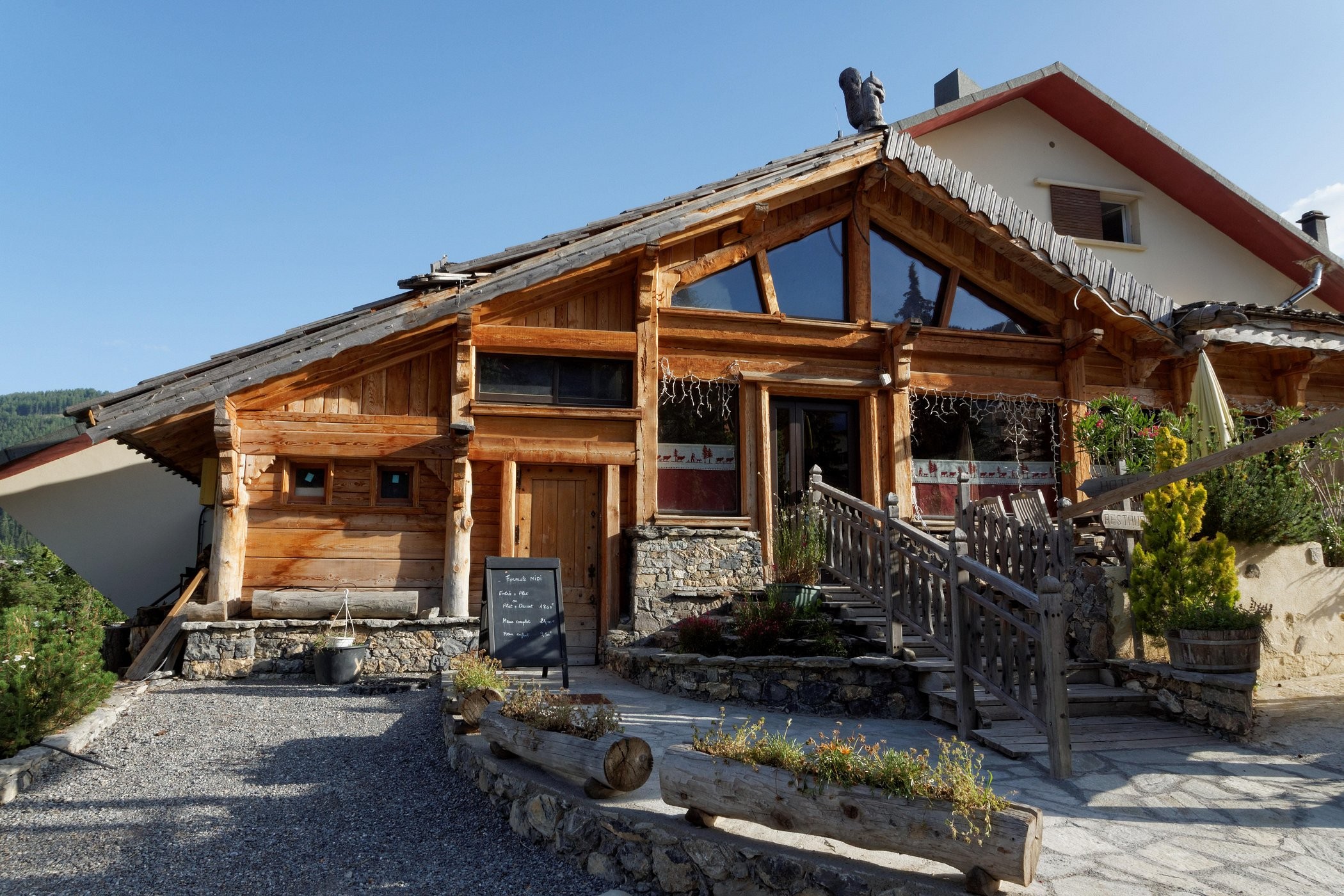 Hôtel L'Ecureuil, Hôtel à Saint-Étienne-de-Tinée