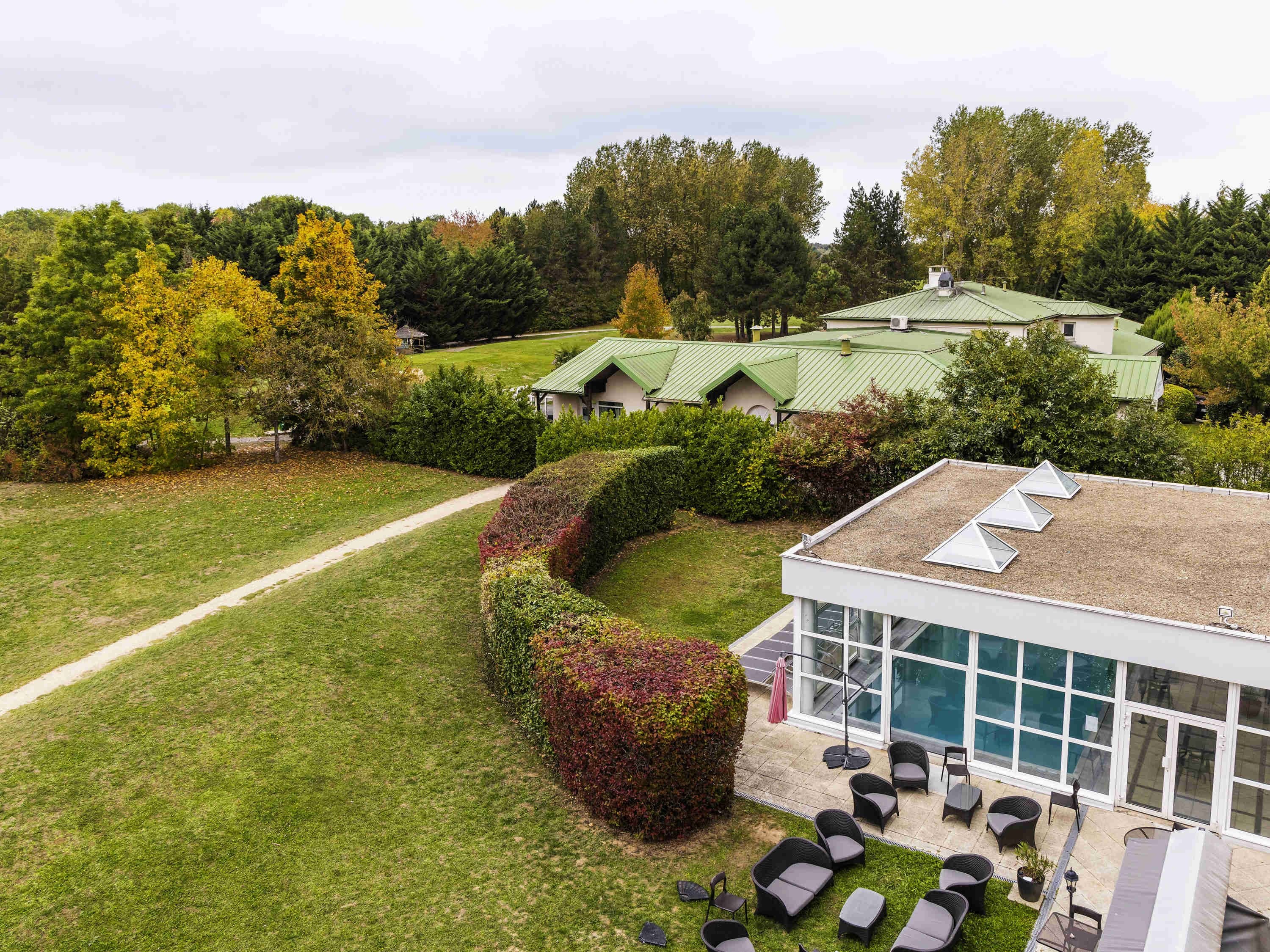 Novotel Senart Golf De Greenparc, Hôtel à Saint-Pierre-du-Perray