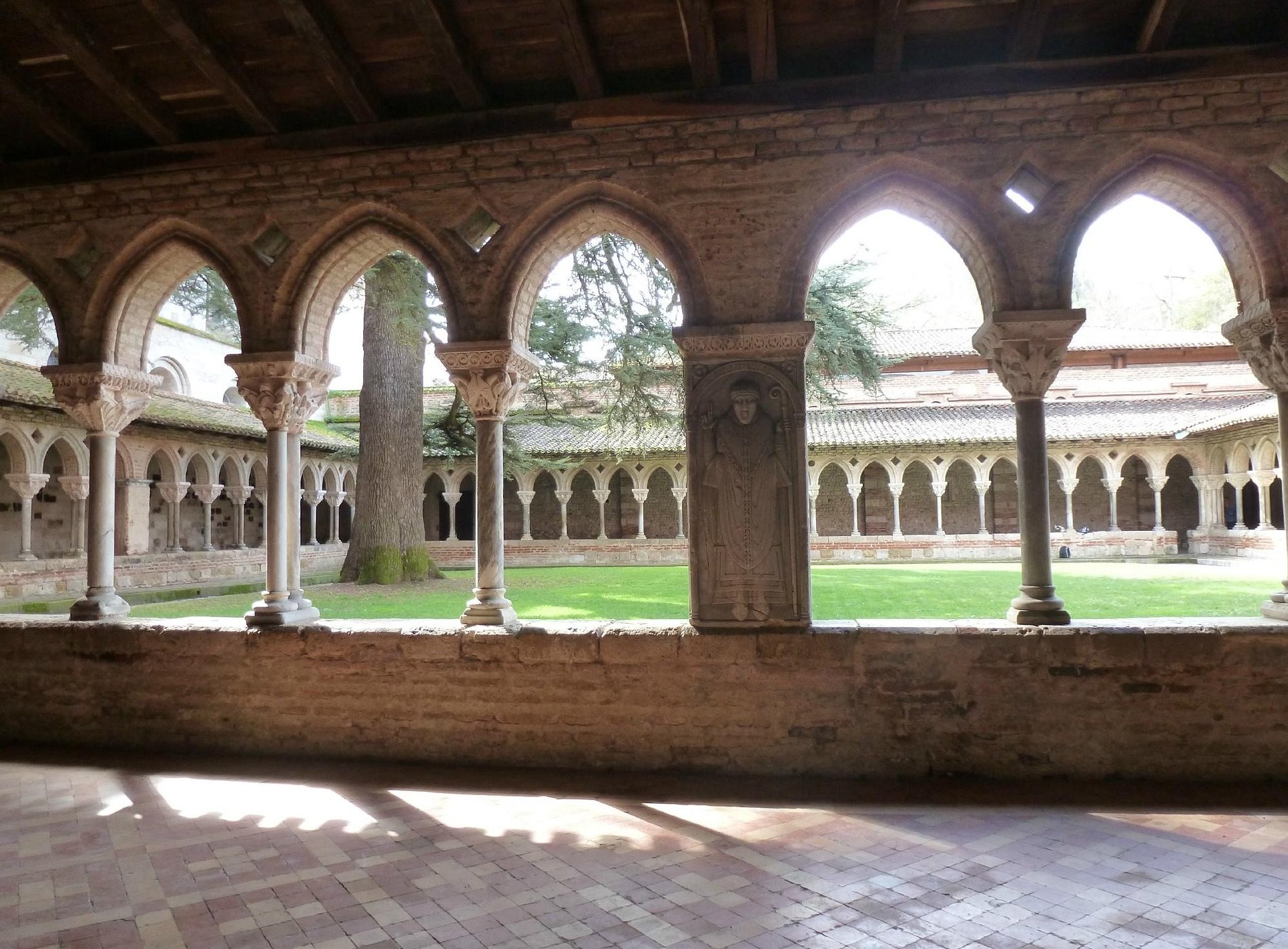 Hôtel- Restaurant Le Chapon Fin, Hôtel à Moissac