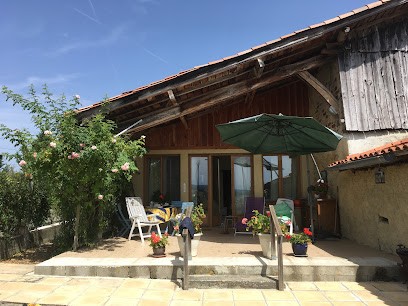 Gite Merillous, Hôtel à Escanecrabe