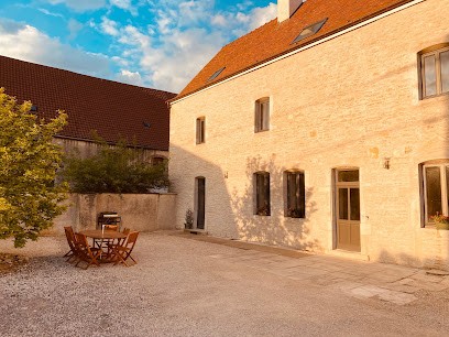 Mesnil Montrivaut, Hôtel à Viévigne