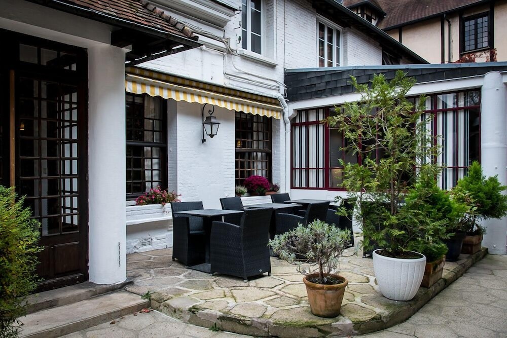 Normandy Hotel, Hôtel à Évreux