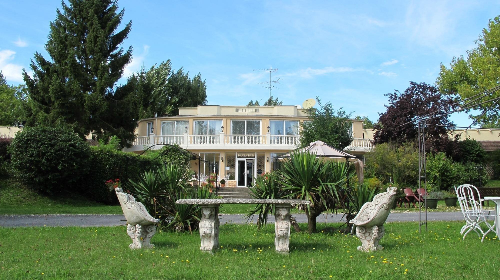 Hôtel Acostel, Hôtel à Meaux