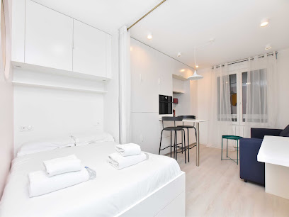 Super Studio Lumineux- Gambetta Bail Mobilite - Belvilla By Oyo, Hôtel à Paris 20