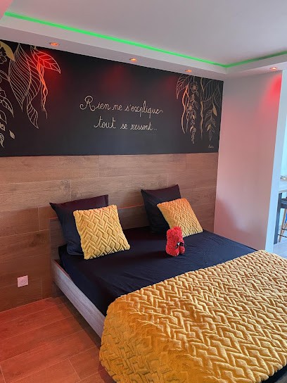 Spicy Love: Love Room Avec Piscine Et Spa, Love Hôtel, Week-end/nuit Romantique, Alpes-Maritimes, Provence-Alpes-Côte D'Azur, Hôtel à Villeneuve-Loubet