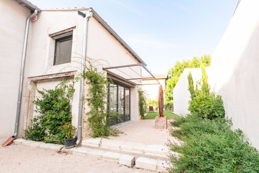 Mas Gabrielle Jeanne, Hôtel à Maillane