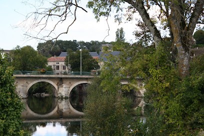Hôtel Du Barrage, Hôtel au Vigeant
