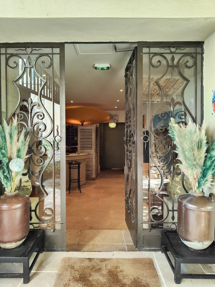 Hostellerie Le Paradou, Hôtel à Lourmarin