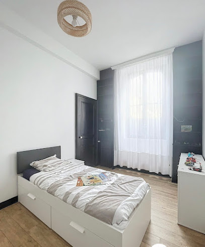 Taylor N•8 Hôtel à Pau