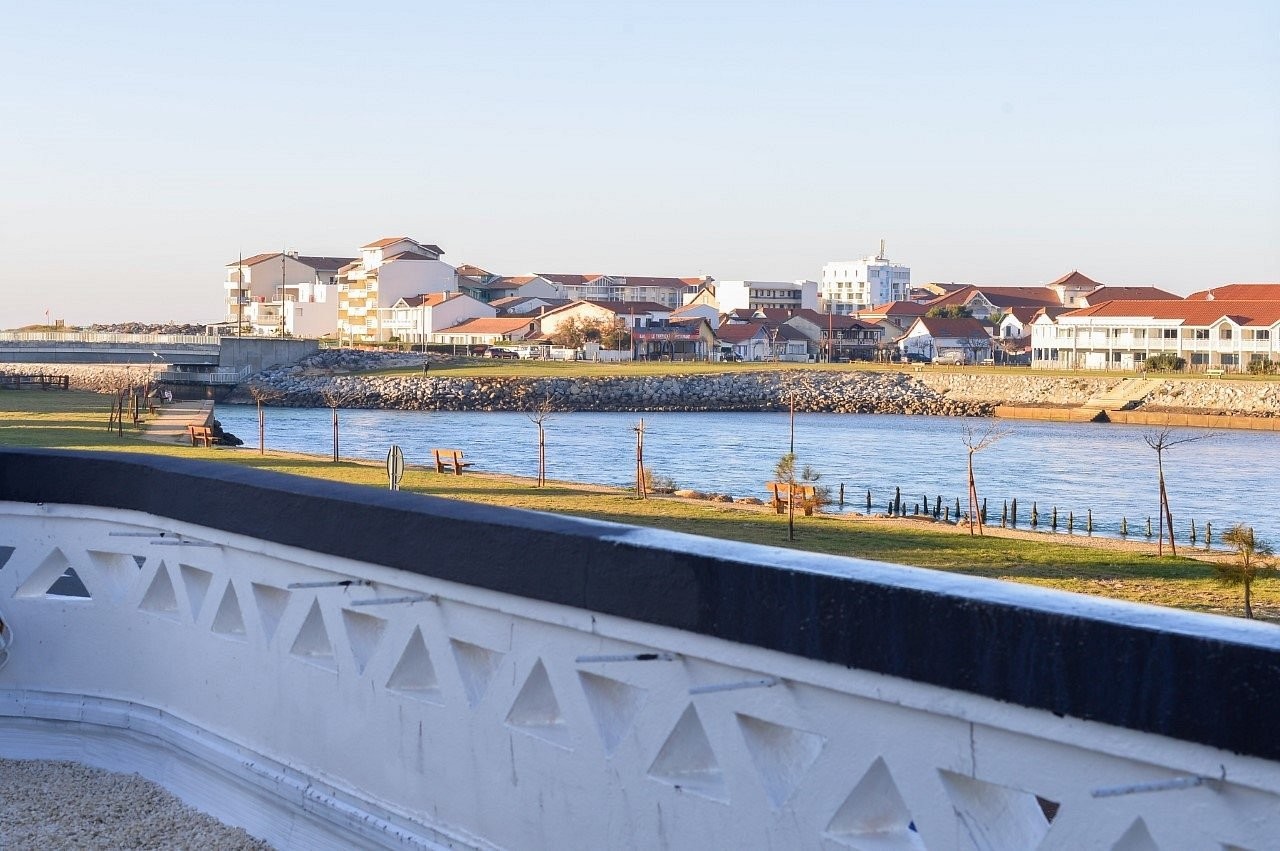 Single Fin Hotel & Lodge, Hôtel à Mimizan