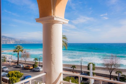 Hôtel Reine D'Azur, Hôtel à Roquebrune-Cap-Martin