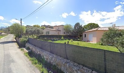 Villa près des remparts, Hôtel à Régusse