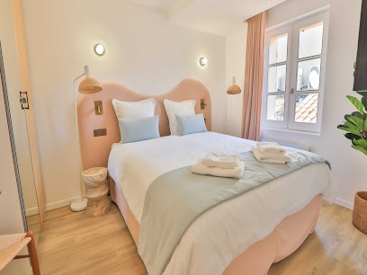Nice 2 Bed Flat - Hyper Centre St Tropez - Belvilla By Oyo Hôtel à Saint-Tropez