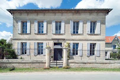 Clos 1906 Luxury Accommodation & Antiques Gallery, Hôtel à Saint-Émilion